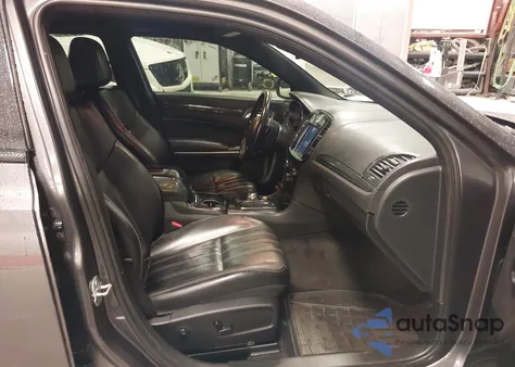 2018 Chrysler 300 300S z USA, uszkodzony, nr VIN 2C3CCABG6JH244774